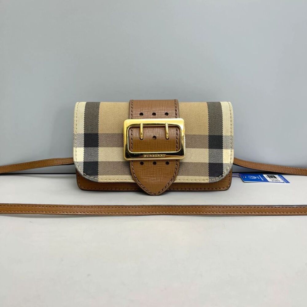 Burberry Women Pre-Loved Bag Very Good Condition